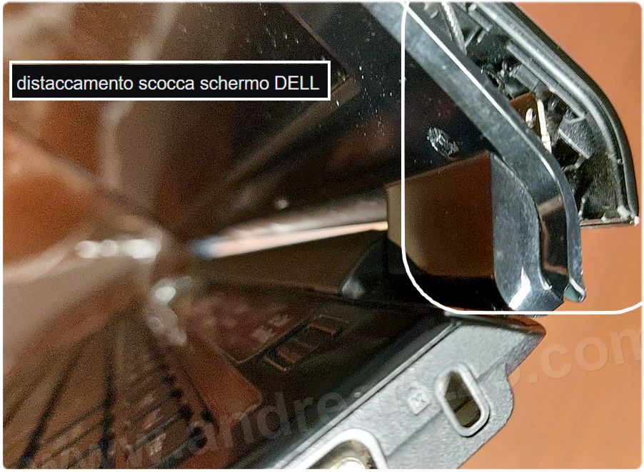 Staffa spezzata del notebook