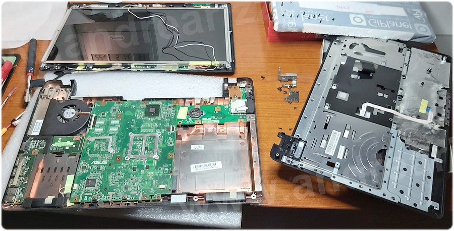 sostituzione cerniere notebook acer