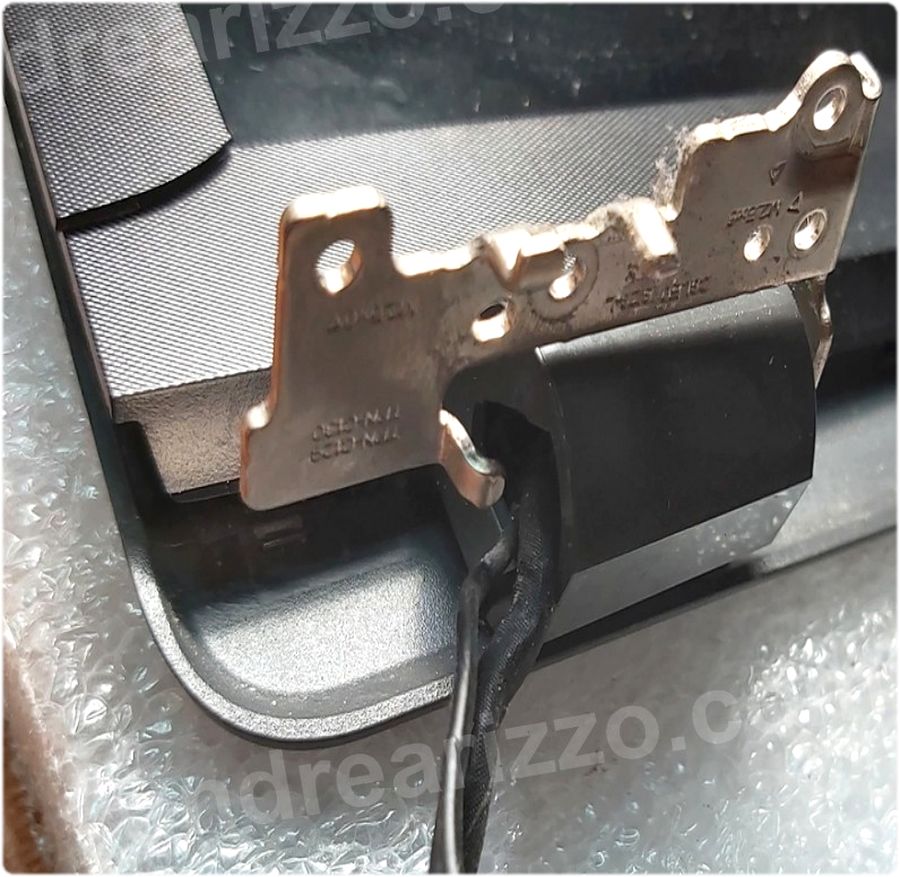 sostituzione cerniere notebook hp